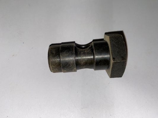 190 掘削エンジン12V. 19.23b 鉄エンジンの部品 標準部品のためのパイプジョイントスクリュー