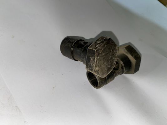 190 掘削エンジン12V. 19.23b 鉄エンジンの部品 標準部品のためのパイプジョイントスクリュー