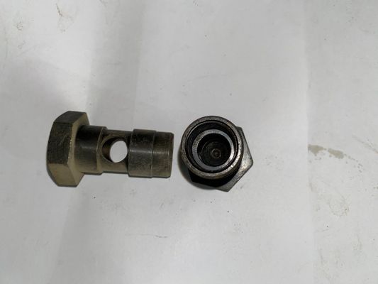 190 掘削エンジン12V. 19.23b 鉄エンジンの部品 標準部品のためのパイプジョイントスクリュー